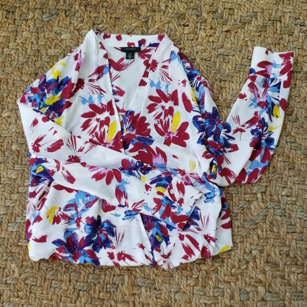 Women's blouse. Size small (petite)